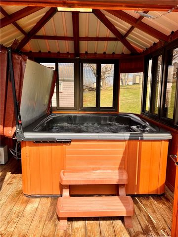 1306 Locust Ave, North Apollo, PA 15673