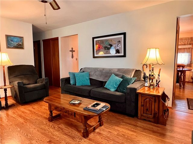 1306 Locust Ave, North Apollo, PA 15673