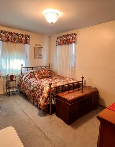 1306 Locust Ave, North Apollo, PA 15673