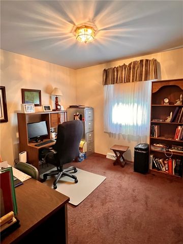 1306 Locust Ave, North Apollo, PA 15673