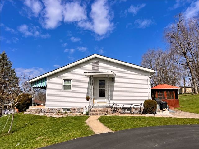 1306 Locust Ave, North Apollo, PA 15673