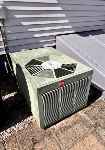 1306 Locust Ave, North Apollo, PA 15673