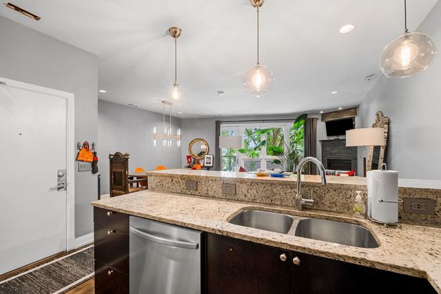 2442 W Madison Street 1, Chicago, IL 60612