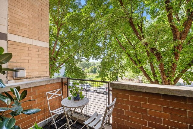 2442 W Madison Street 1, Chicago, IL 60612
