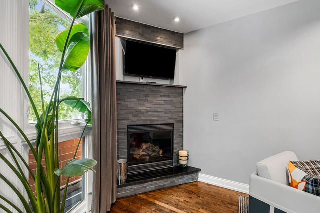2442 W Madison Street 1, Chicago, IL 60612