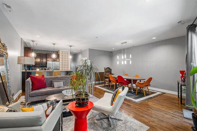 2442 W Madison Street 1, Chicago, IL 60612