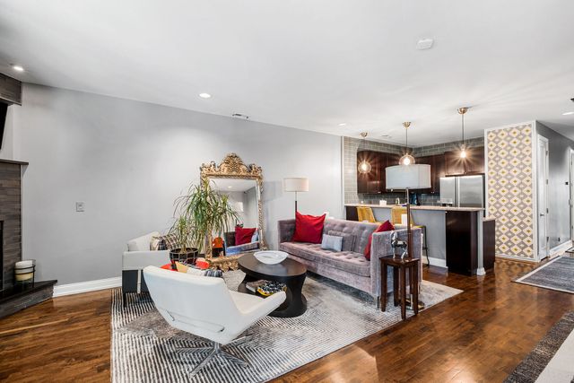 2442 W Madison Street 1, Chicago, IL 60612