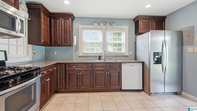 536 10TH AVENUE, Pleasant Grove, AL 35127
