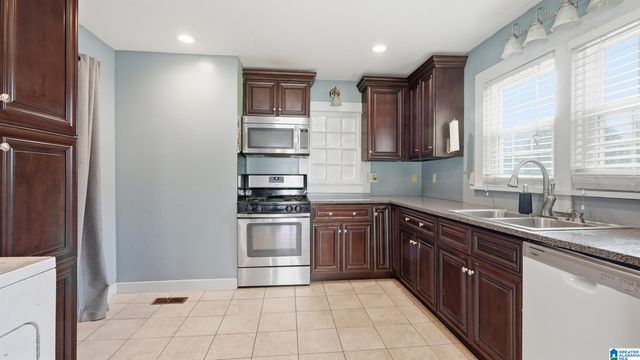 536 10TH AVENUE, Pleasant Grove, AL 35127