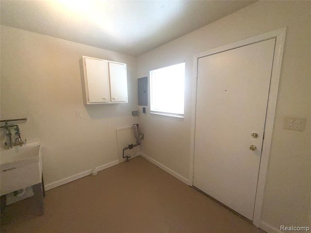 7643 Rivard Avenue, Warren, MI 48091