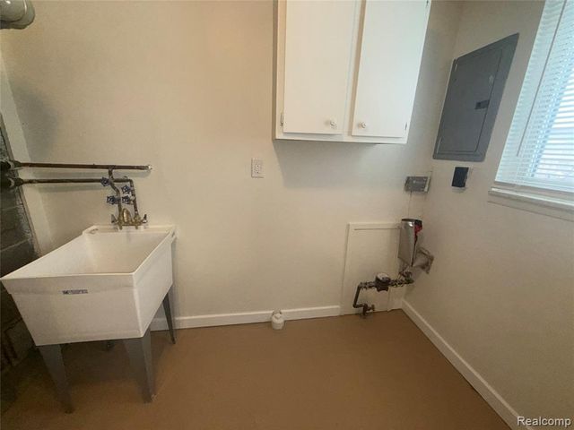 7643 Rivard Avenue, Warren, MI 48091