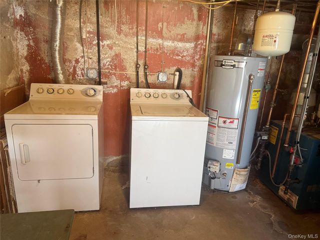 219 Manhattan Avenue, Westbury, NY 11590