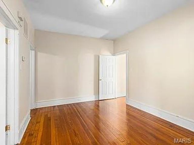 2901 Sidney Street, St Louis, MO 63104