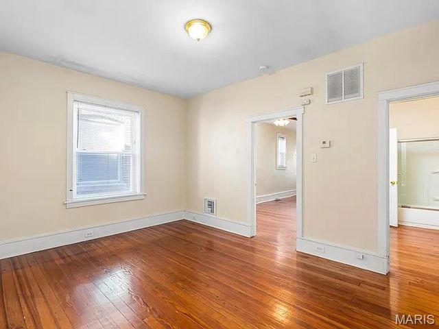 2901 Sidney Street, St Louis, MO 63104