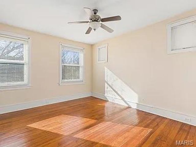 2901 Sidney Street, St Louis, MO 63104