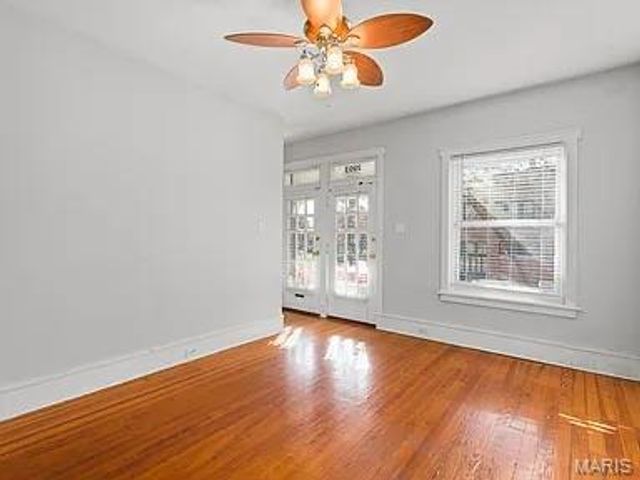 2901 Sidney Street, St Louis, MO 63104