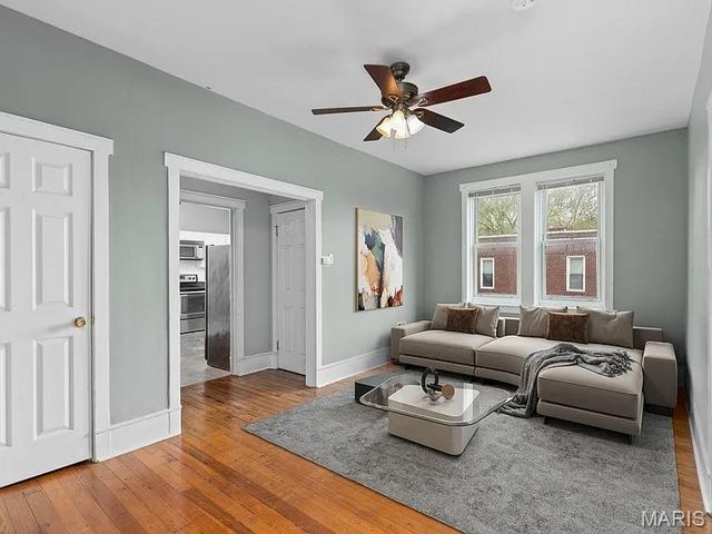 2901 Sidney Street, St Louis, MO 63104
