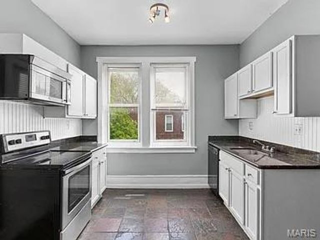 2901 Sidney Street, St Louis, MO 63104