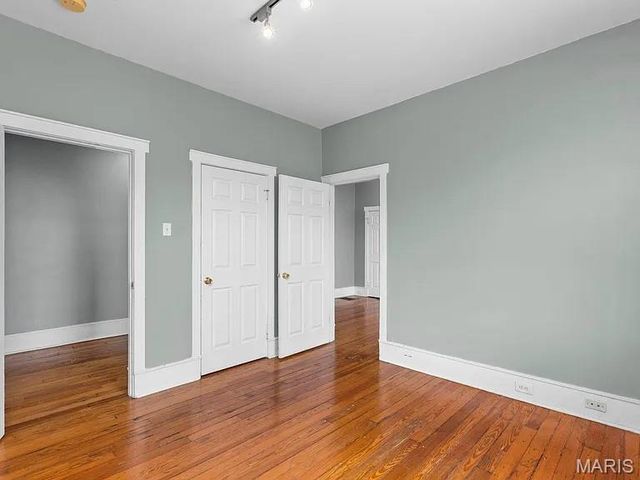2901 Sidney Street, St Louis, MO 63104
