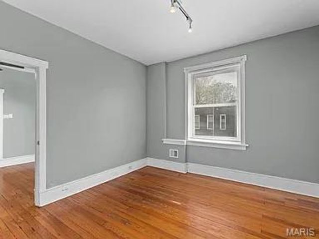 2901 Sidney Street, St Louis, MO 63104