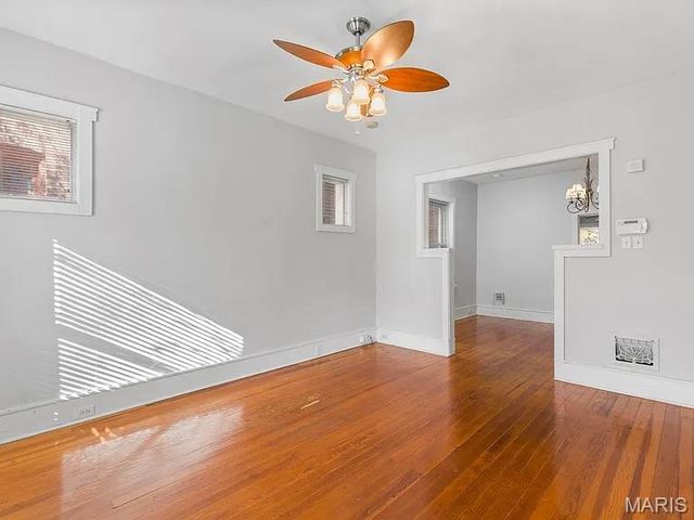 2901 Sidney Street, St Louis, MO 63104