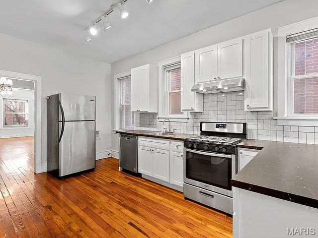 2901 Sidney Street, St Louis, MO 63104