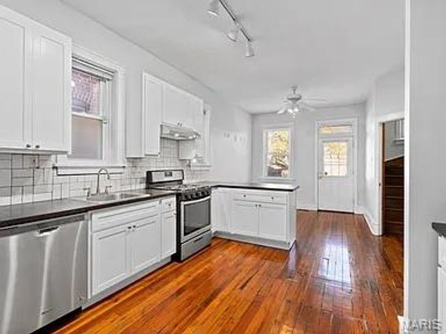 2901 Sidney Street, St Louis, MO 63104