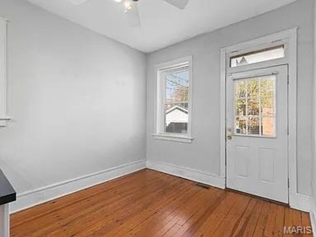 2901 Sidney Street, St Louis, MO 63104