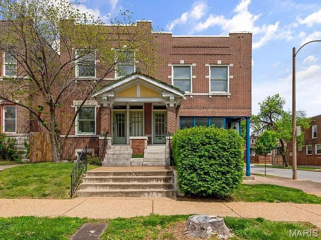 2901 Sidney Street, St Louis, MO 63104