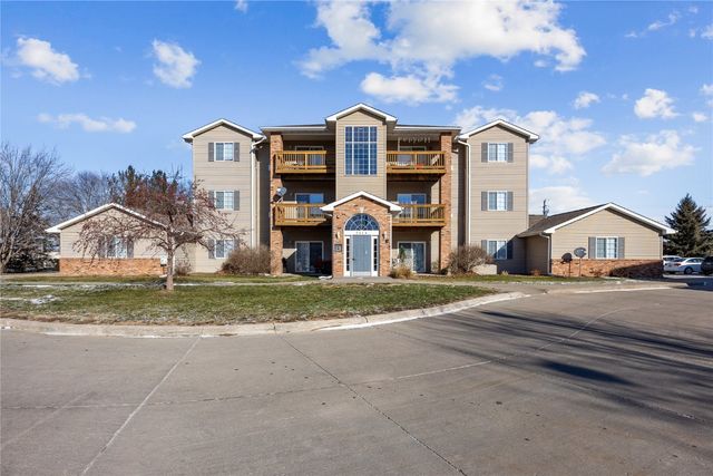 2614 Triple Crown Lane 11, Iowa City, IA 52240