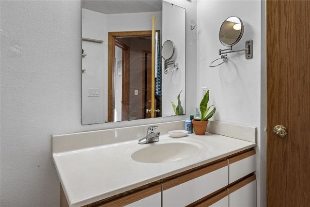 2614 Triple Crown Lane 11, Iowa City, IA 52240