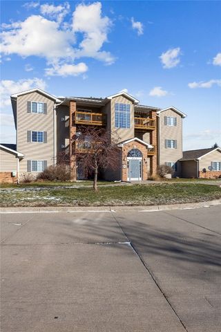 2614 Triple Crown Lane 11, Iowa City, IA 52240