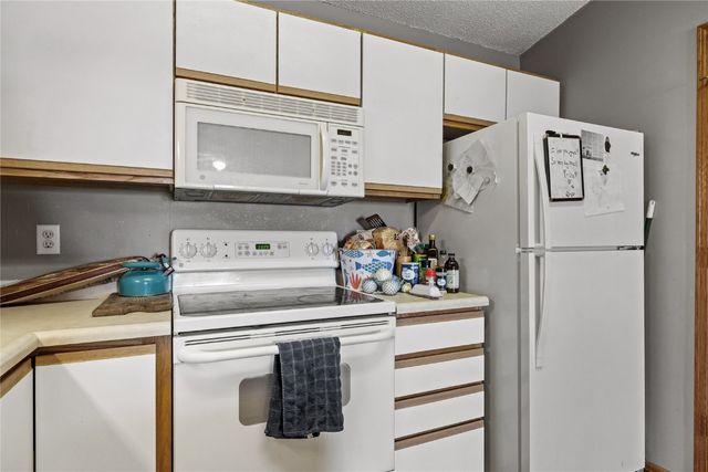 2614 Triple Crown Lane 11, Iowa City, IA 52240