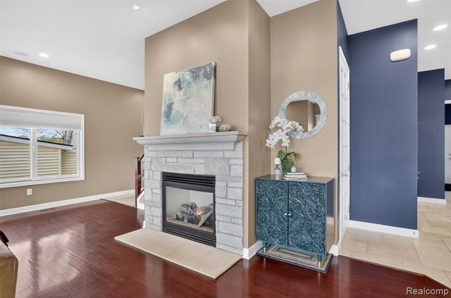 3071 School Lake Drive, Brighton, MI 48114