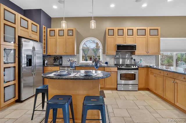 3071 School Lake Drive, Brighton, MI 48114