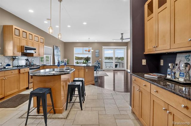 3071 School Lake Drive, Brighton, MI 48114