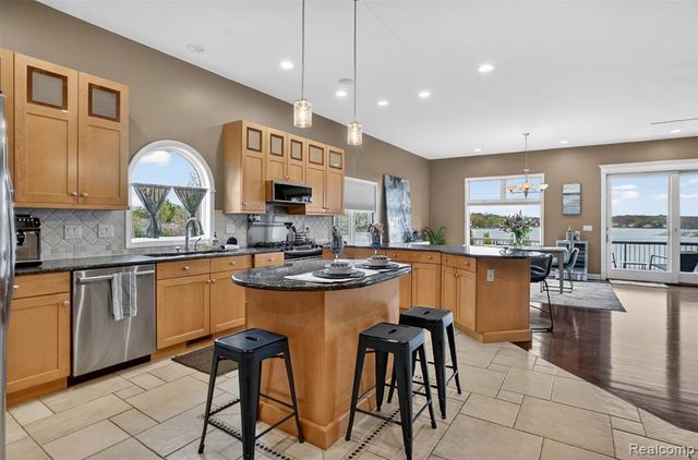 3071 School Lake Drive, Brighton, MI 48114
