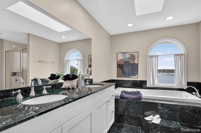 3071 School Lake Drive, Brighton, MI 48114