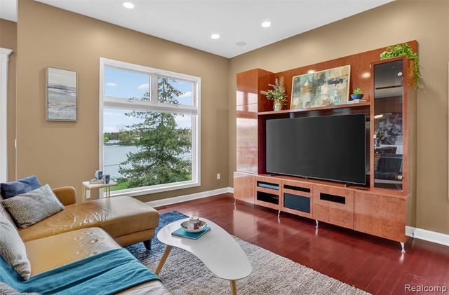 3071 School Lake Drive, Brighton, MI 48114