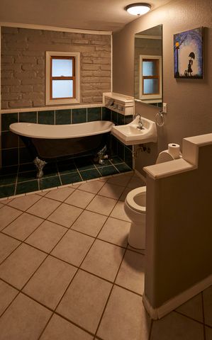 5 Yucca Lane, Moriarty, NM 87035