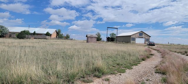 5 Yucca Lane, Moriarty, NM 87035