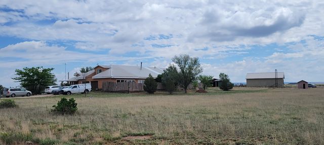 5 Yucca Lane, Moriarty, NM 87035