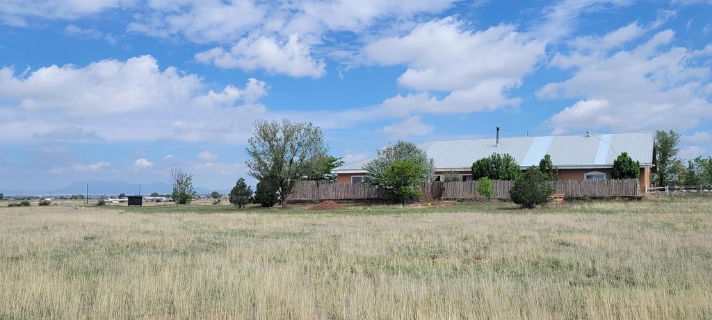 5 Yucca Lane, Moriarty, NM 87035