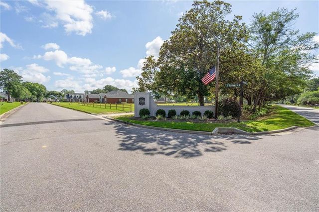 3820 St Andrews Lane W, Mobile, AL 36693