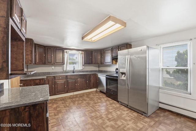 90 Fulton Street, Keyport, NJ 07735