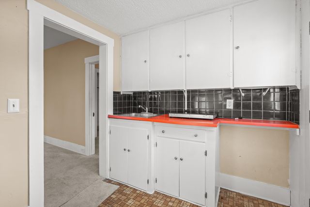 250 E Main Street, New London, OH 44851