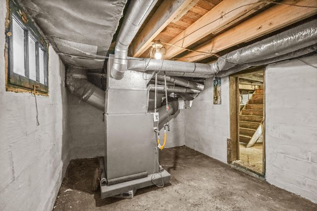 250 E Main Street, New London, OH 44851