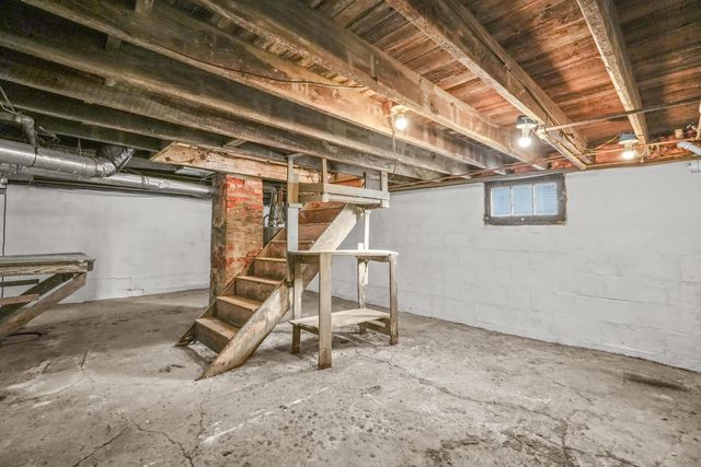 250 E Main Street, New London, OH 44851