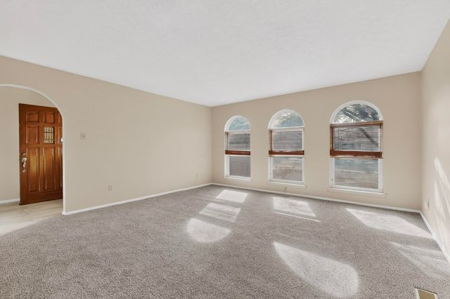 7005 Del Oso Court NE, Albuquerque, NM 87109