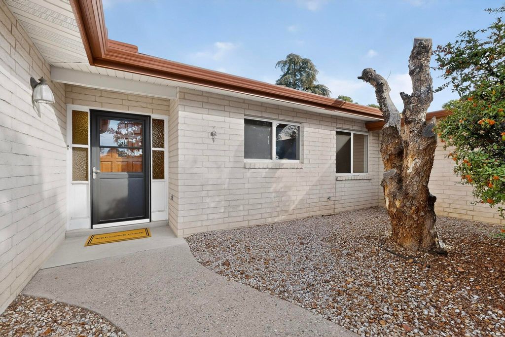 7005 Del Oso Court NE, Albuquerque, NM 87109